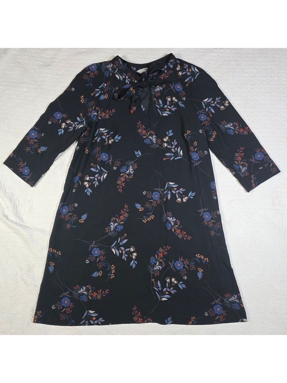 H&M Black Floral Tie Neck Shift Dress